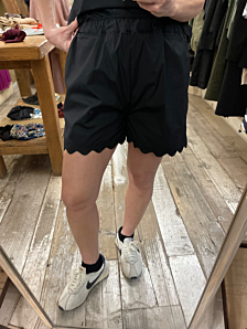 SHORT WAVES DONNA NERO DIXIE